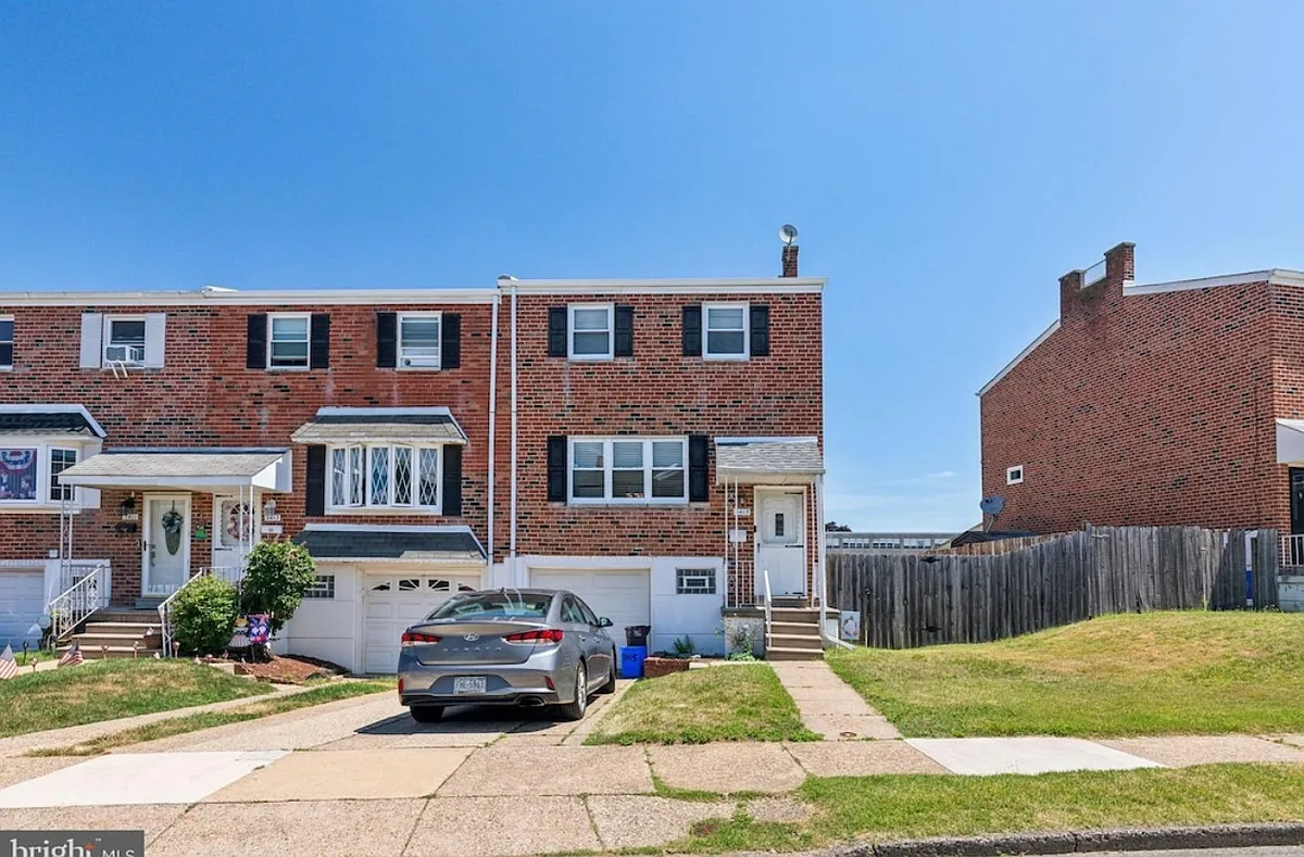 Building Photo - 3415 Brookview Rd