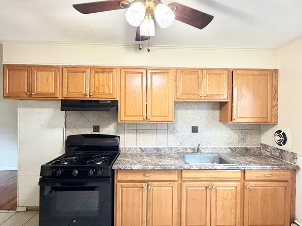 1105 Ella T Grasso Blvd #2L, New Haven, CT 06511