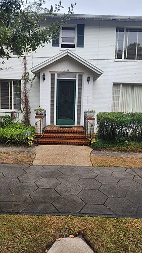charming 2-bedroom, 1-bath upstairs rental Photo 1