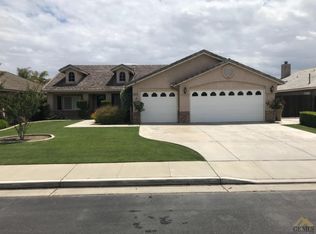 4910 Smokey Mountain Way, Bakersfield, CA 93312