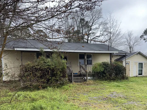 373 S Main St, Pembroke, GA 31321