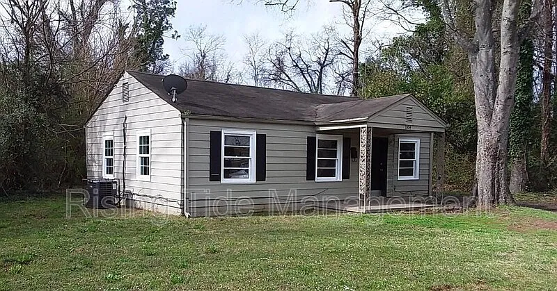 3 bed, 1.0 bath, 864 sqft, $750 — Photo 2