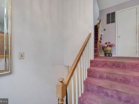 4th image of 1326 W St NE