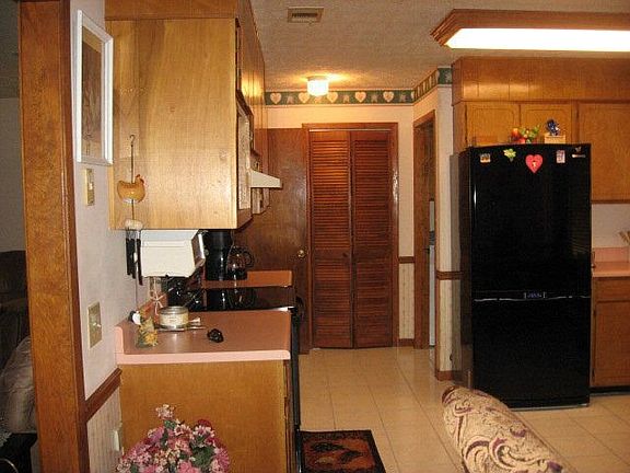 4th image of 1044 Deerwood Cir
