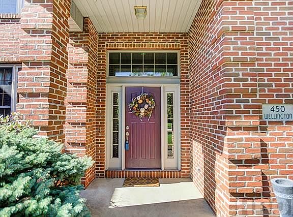 2nd image of 450 Wellington Pl