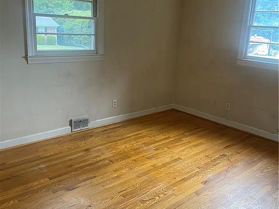 5th image of 1440 Westwood Ln