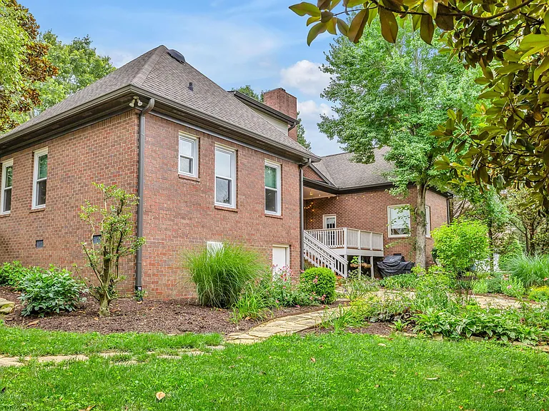 729 Harrow Ln — Photo 53