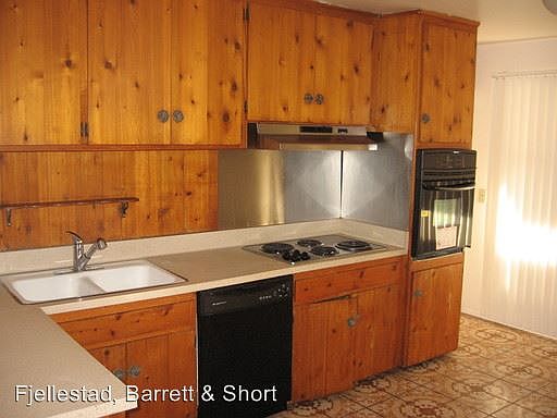 3rd image of 8384 Whelan Dr