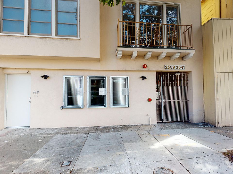 1st image of 2539 A Lombard St #A
