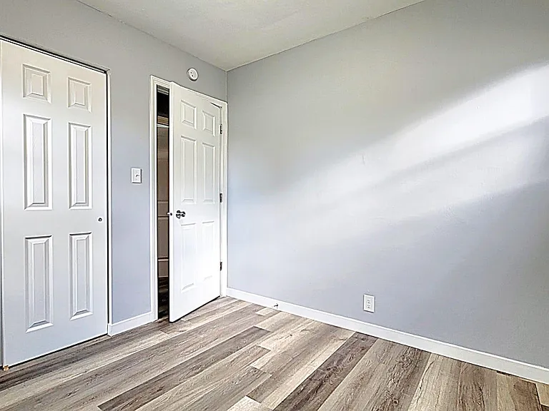805 Reddick St — Photo 12