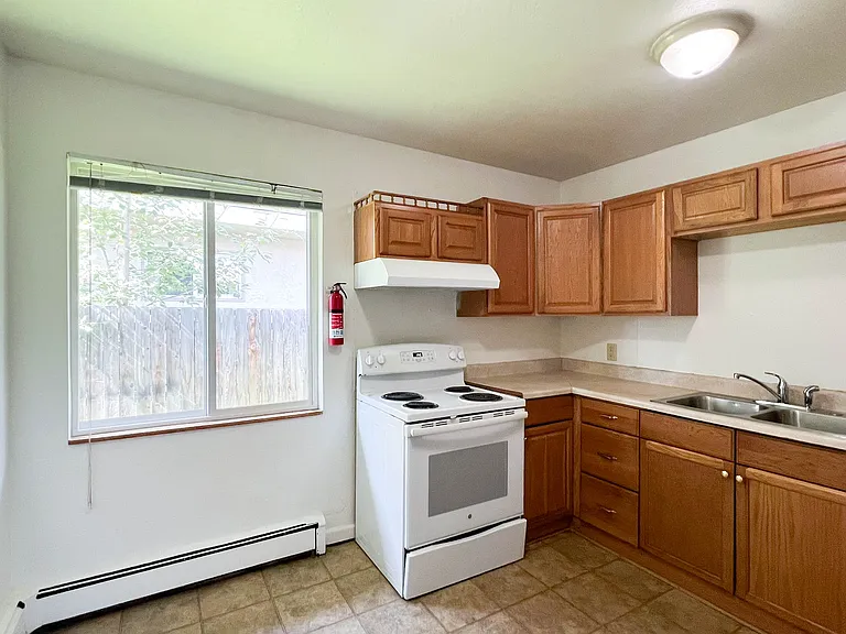 1025 E 10th Ave #11 — Photo 12