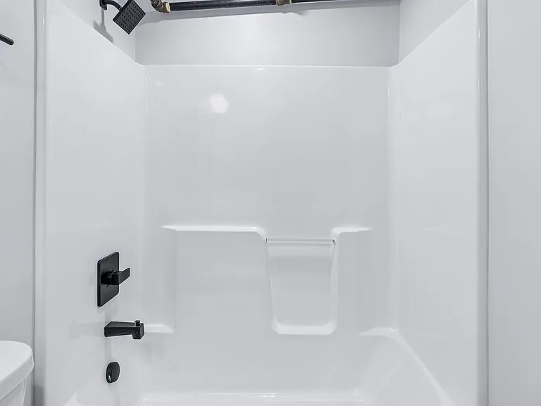 213 E Main St — Photo 8