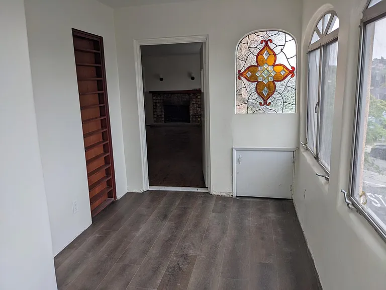 1 Waverly Dr — Photo 1