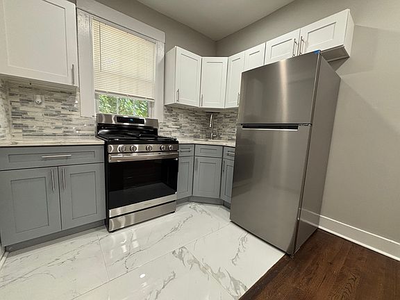 2nd image of 1561 Chapel St #F
