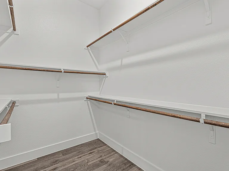 B4-Felicity-Closet B4-Felicity-Closet