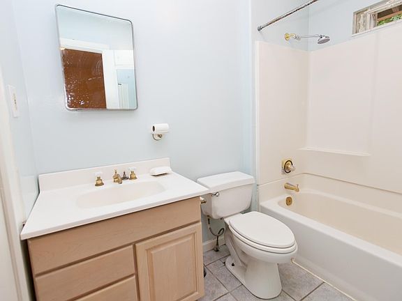 Main Fkoor Bath