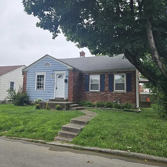212 Virginia Ct — Photo 1