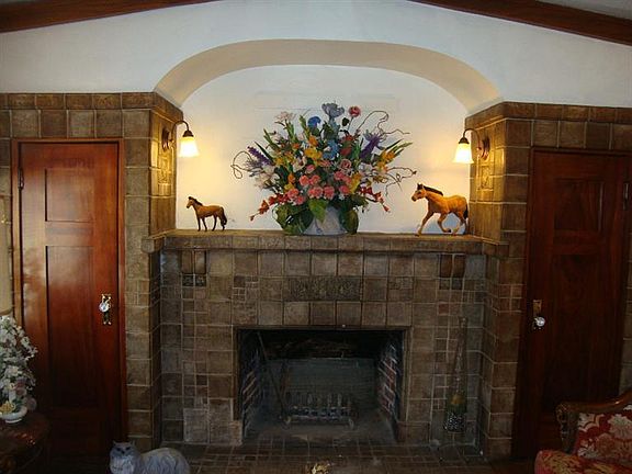 3rd image of 3143 E Kerckhoff Ave