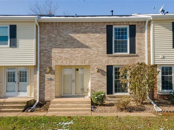 840 Coalport Dr, Saint Louis, MO 63141