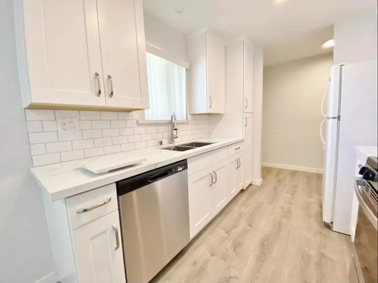 1203 E San Antonio Dr #301 — Photo 3