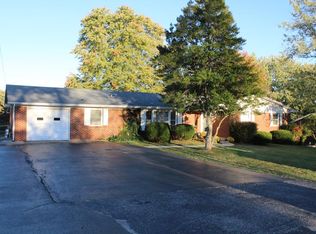 898 Ashwood Dr, Cookeville, TN 38501