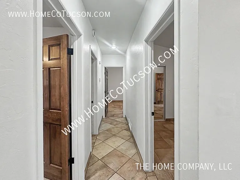 5121 E 6th St — Photo 11