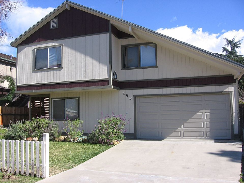 Custom built tri-level home