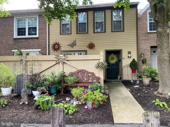 90 Medinah Dr, Reading, PA 19607