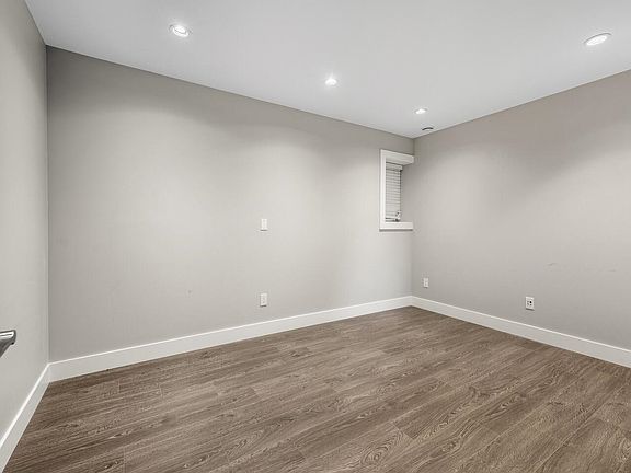 4th image of 6739 Humphries Ave #Basement