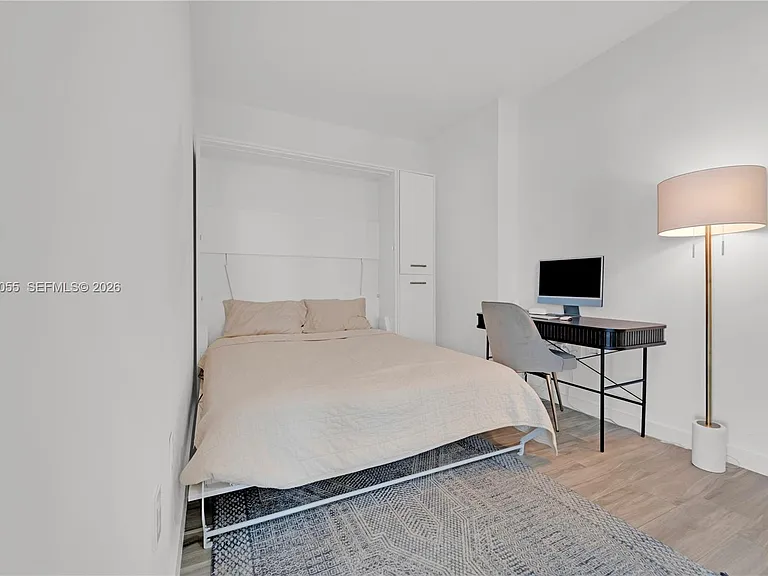 460 NE 28th St #3201 — Photo 17