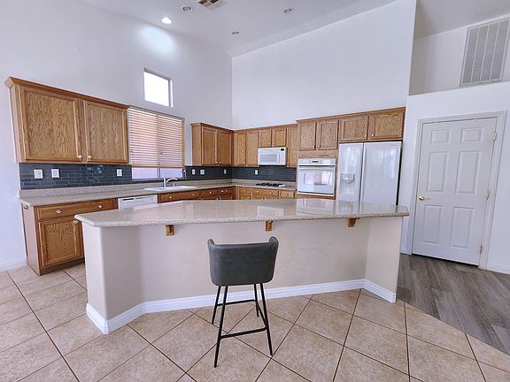 3rd image of 11215 Ivybridge Ave
