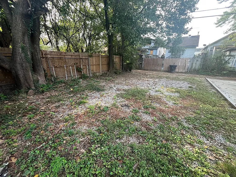 1792 W Gaulbert Ave — Photo 11