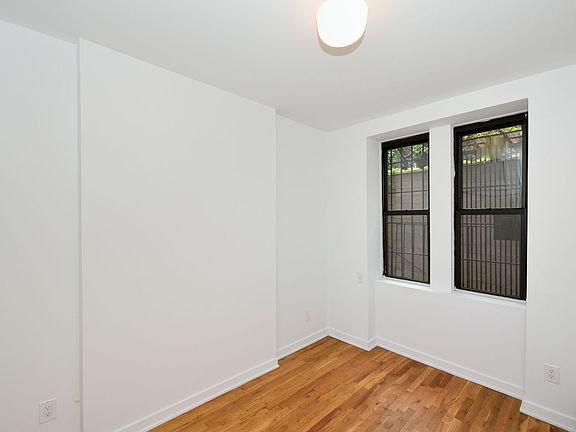 4th image of 240 W 15th St APT 3