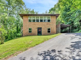 321 Crestview Ave, Vinton, VA 24179