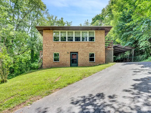 321 Crestview Ave, Vinton, VA 24179