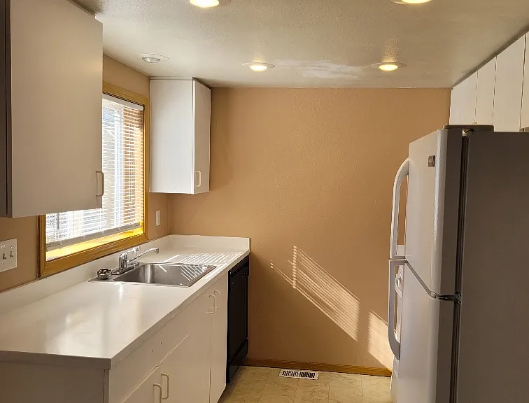10628 SE Powell Blvd — Photo 3