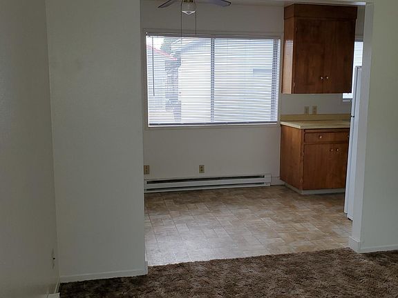 Front Room looking into dining area off of kitchen