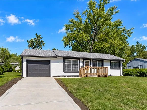 204 Pacific Dr, Belton, MO 64012