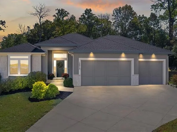 12215 Grand Ave, Kansas City, MO 64145