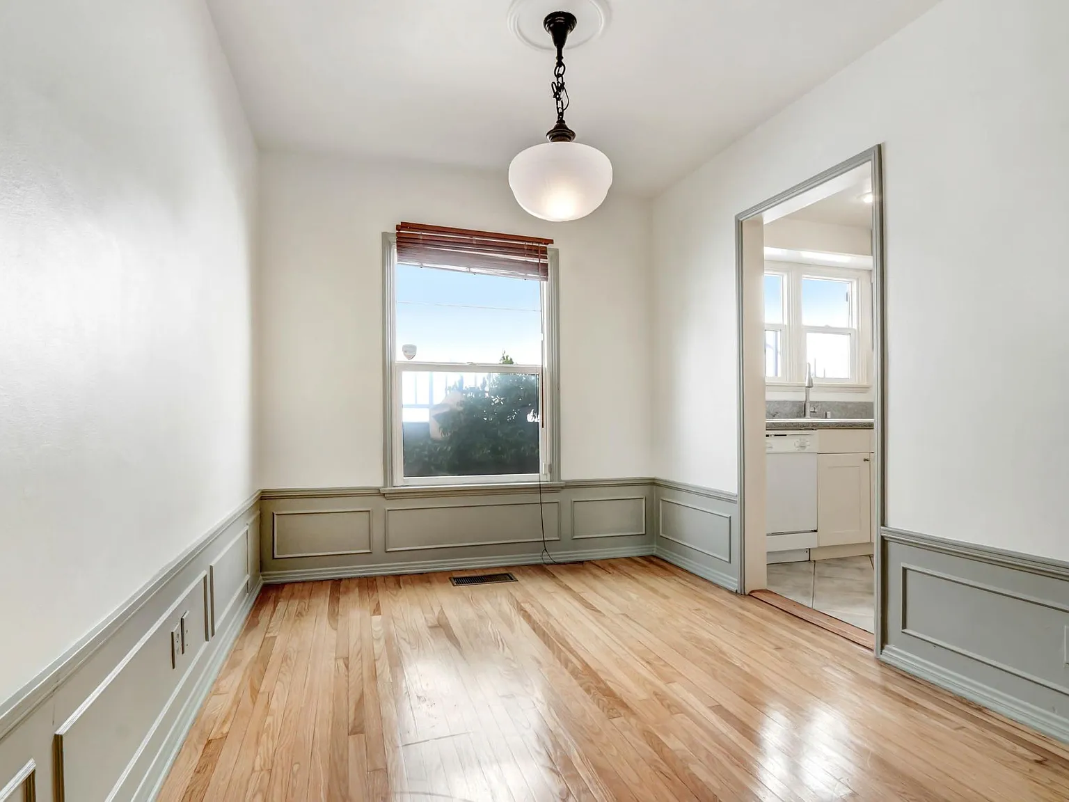 1746 Glendon Ave — Photo 3