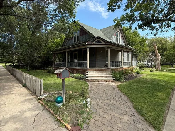 804 N Seward St, Red Cloud, NE 68970