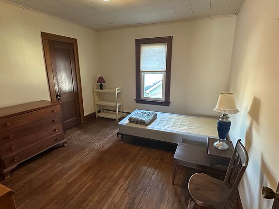 4th image of 26 Franklin Ave #2