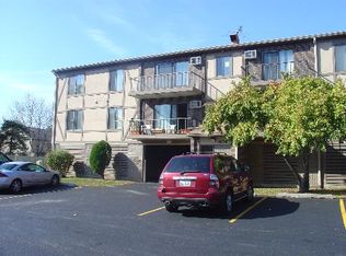 412 E Bailey Rd APT 101, Naperville, IL 60565