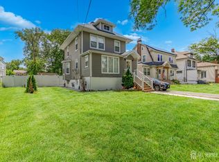 245 W 3rd Ave, Roselle, NJ 07203