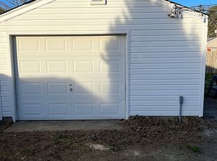 207 Sparrow Rd, Chesapeake, VA 23325