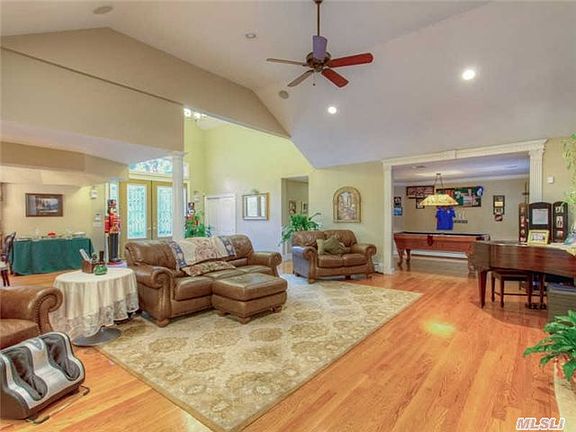 5th image of 16 Watercrest Ct
