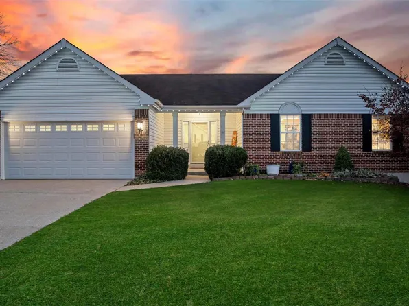 3166 Moss Pointe Dr, Saint Charles, MO 63303