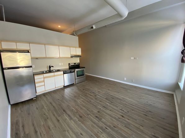 546 Main St APT 2D