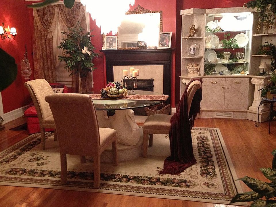 1st image of 2410 Rosewood Ave