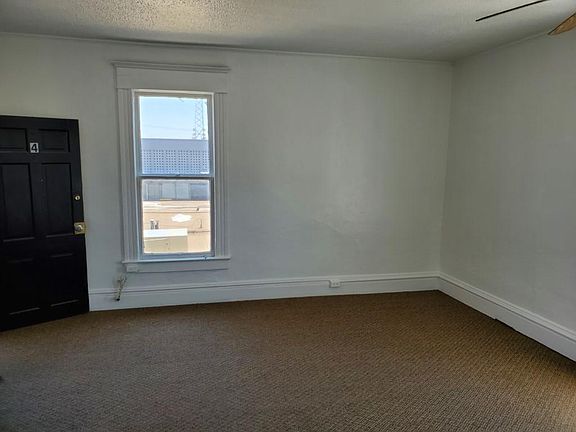 3rd image of 709 Brown St #4
